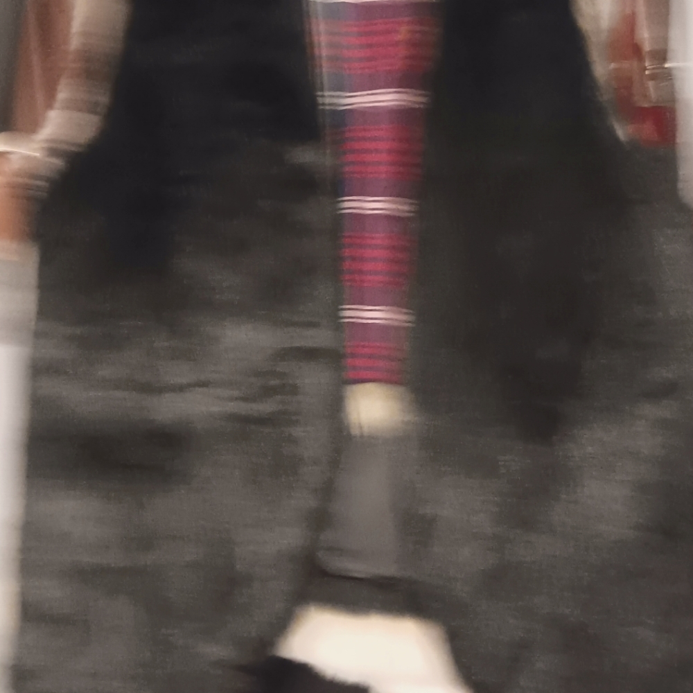 Fur vest in black
